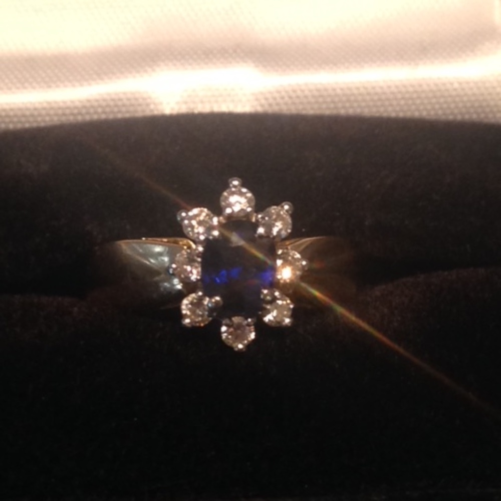 Stunning 18k Diamond & Sapphire Ring